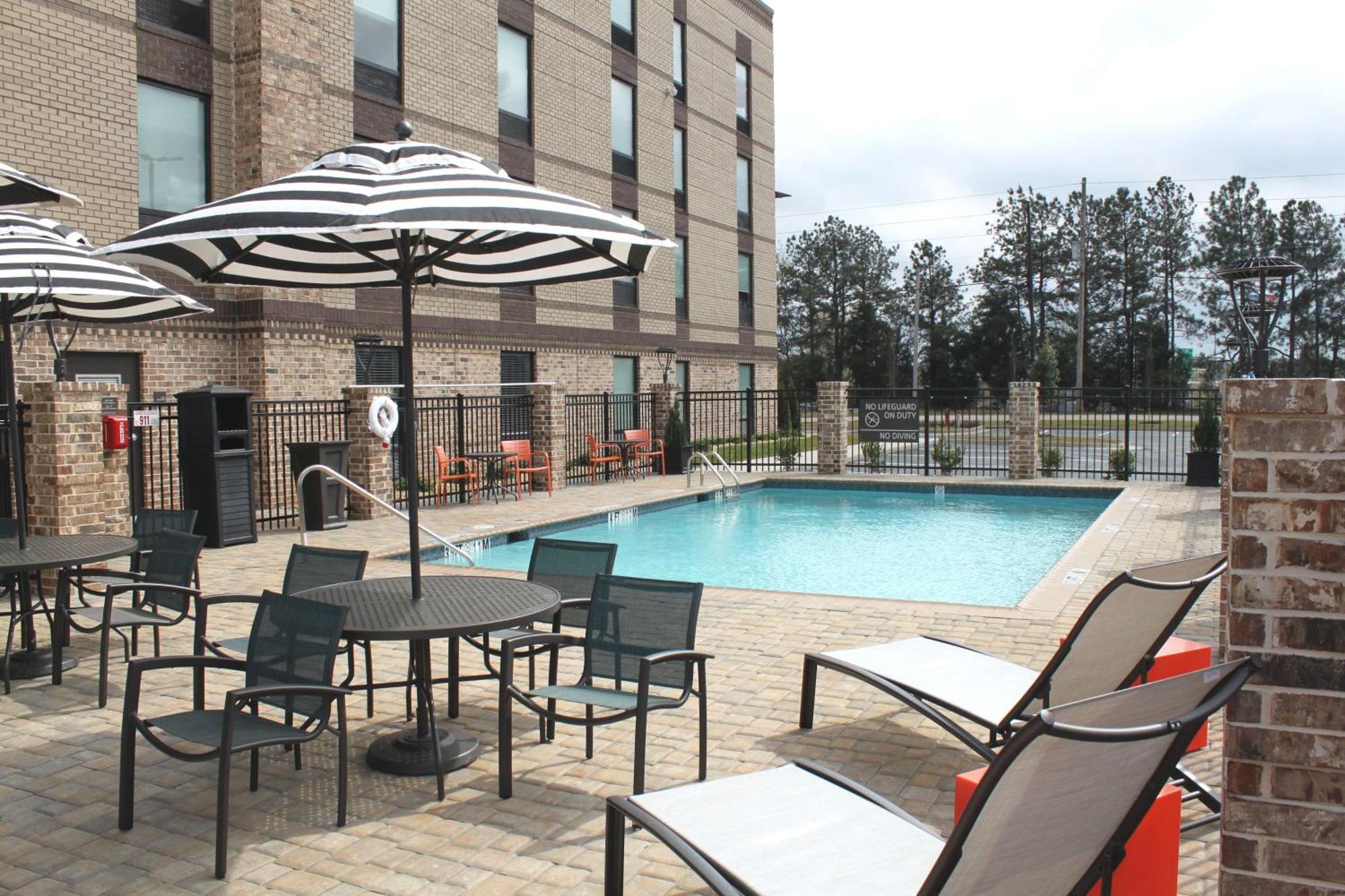 Hampton Inn Forsyth Exterior foto